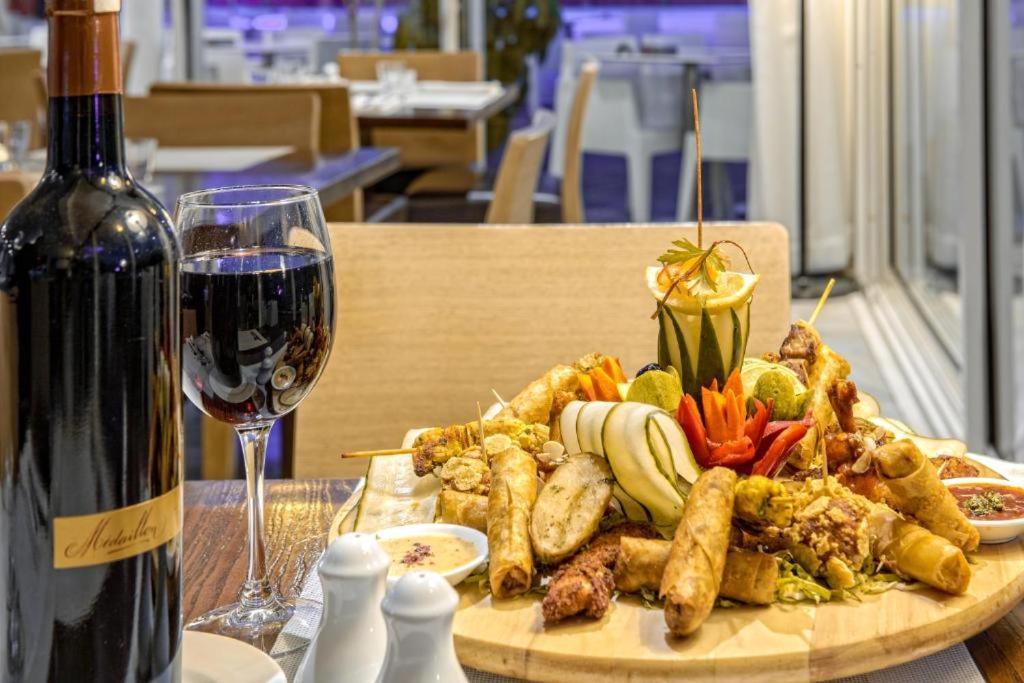 La Renaissance Hotel Marrakech マラケシュ エクステリア 写真